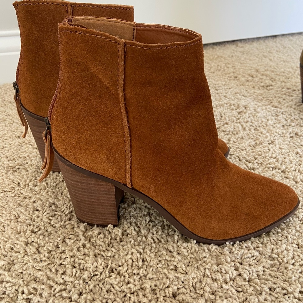 New - brown booties
